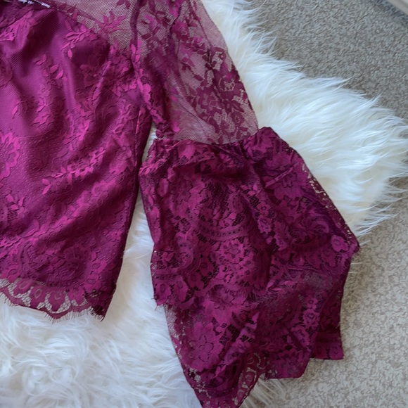 NWT Cupcakes & Cashmere Lace Top - Picture 5 of 8